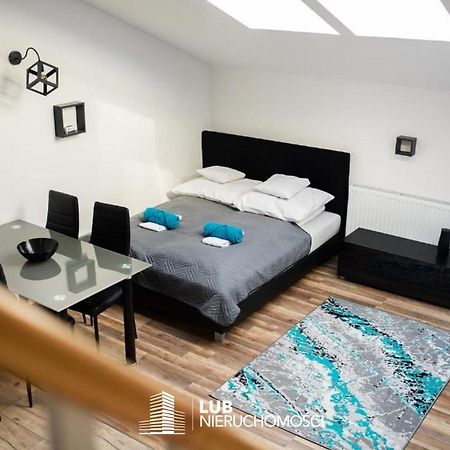 Apartament Manhattan Мелец Екстериор снимка